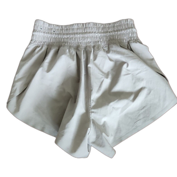Abercrombie & Fitch YPB motionTEK Lined Flyaway Short, Beige Gray, Size XS - Picture 3 of 9